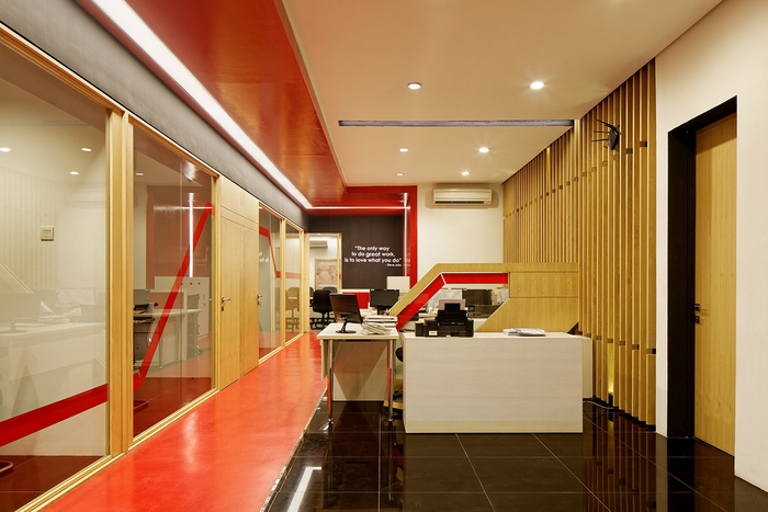 時(shí)尚木語(yǔ)  OMG印尼公司辦公室設(shè)計(jì)欣賞