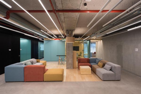 混合空間布局的現(xiàn)代風(fēng)辦公室設(shè)計(jì)