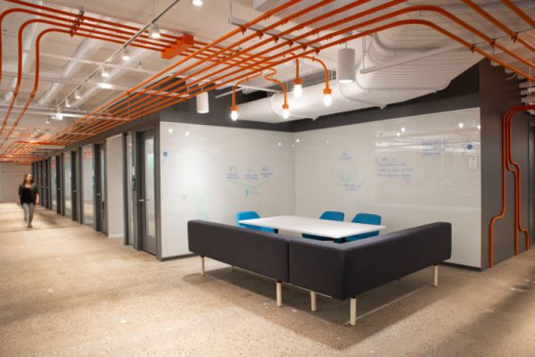 現代風格下的辦公室裝修的特點